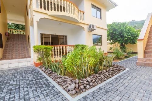 1100_esl7473-hdrcccd