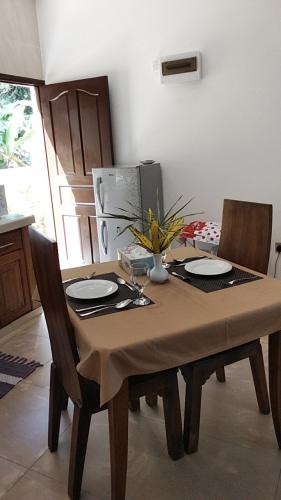 anse_severes_dining_table_set_up_for_two